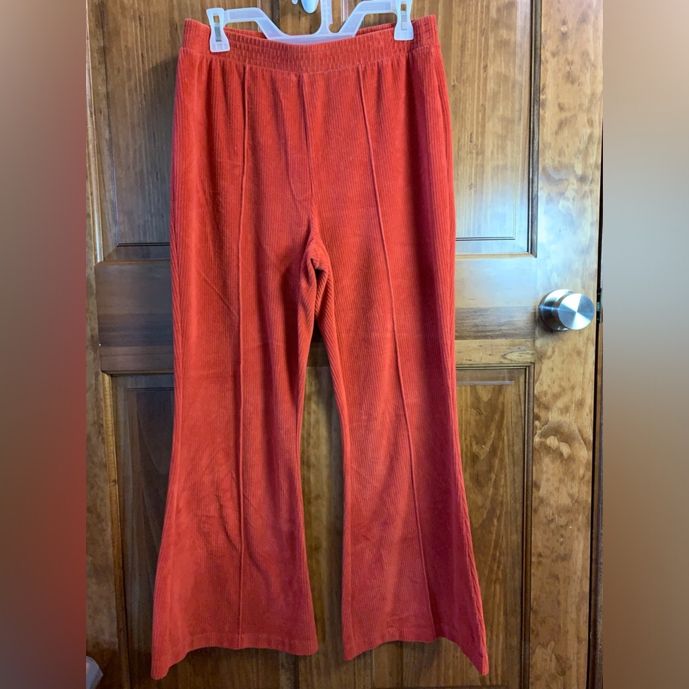 Women’s Large Short burnt orange Aerie Groove On high-waisted ribbed flare pants